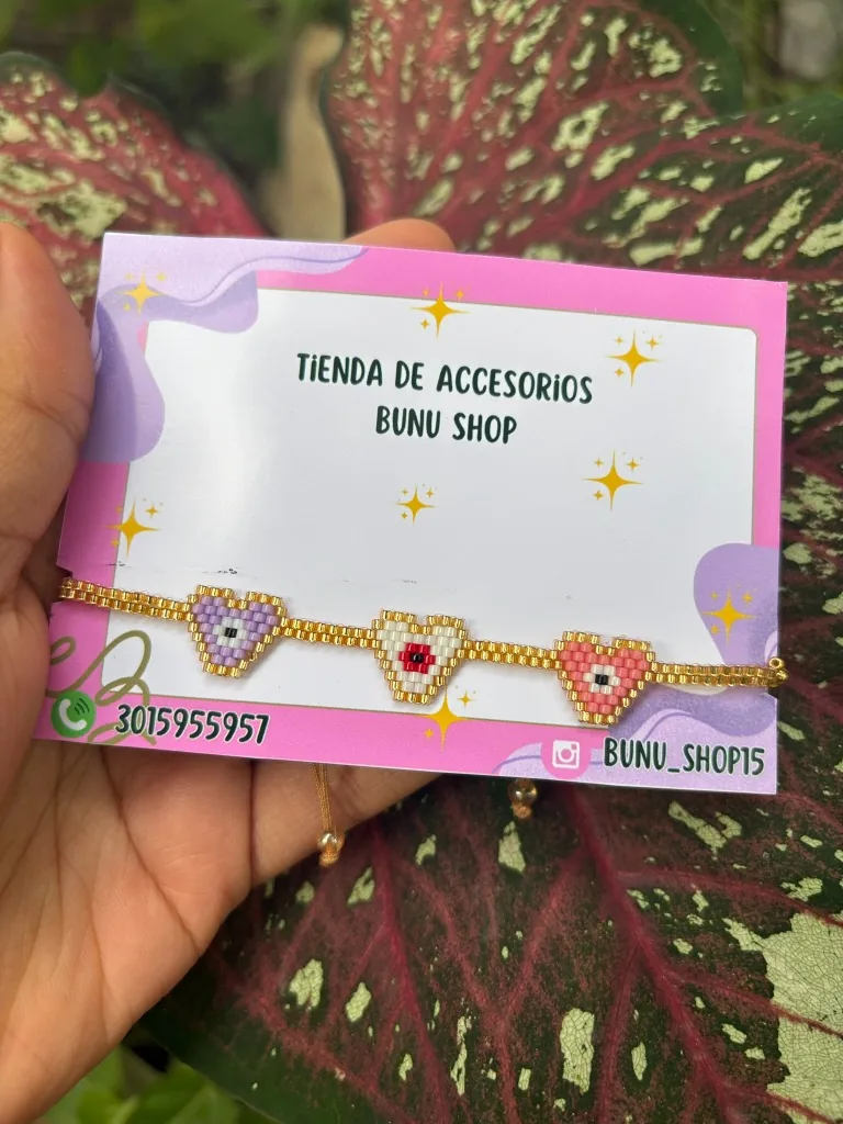Pulsera Trío Corazones con Ojo Turco - Accesorio artesanal hecho a mano en Colombia por Bunu Shop